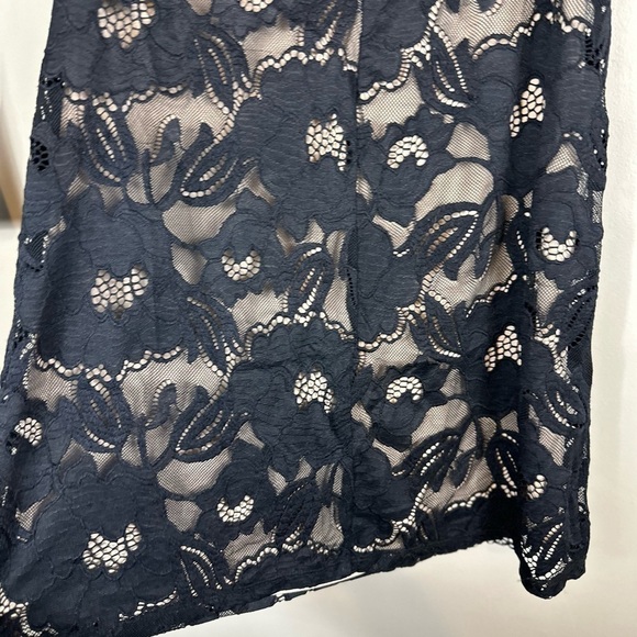 Ronni Nicole small p2p 16-1/2 length 34 like new black lace over tan dress - Picture 8 of 8